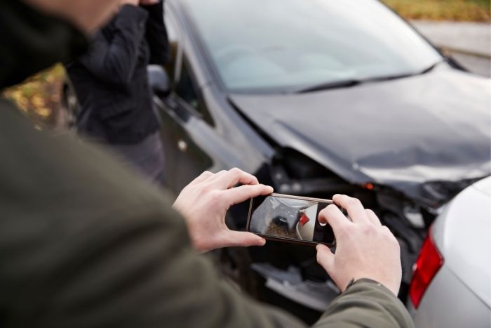 Fines for crowding around car accidents in Abu Dhabi - Yalla Abu Dhabi Fines for crowding around car accidents in abu dhabi - yalla abu dhabi